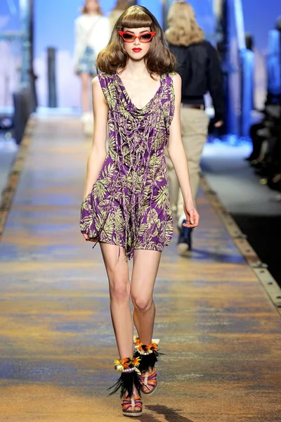 Look 7